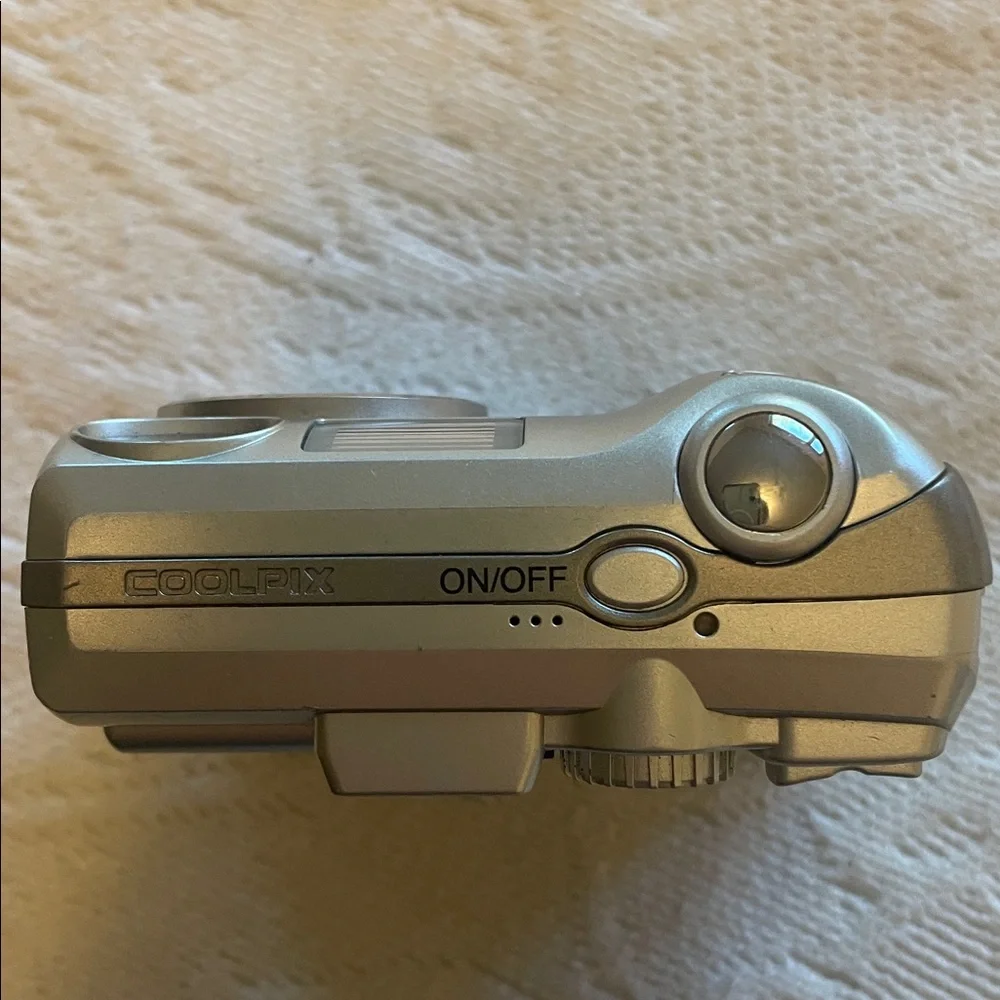 Nikon E5600 digital camera